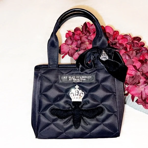 MY FLAT IN LONDON Quilted Bee Handbag